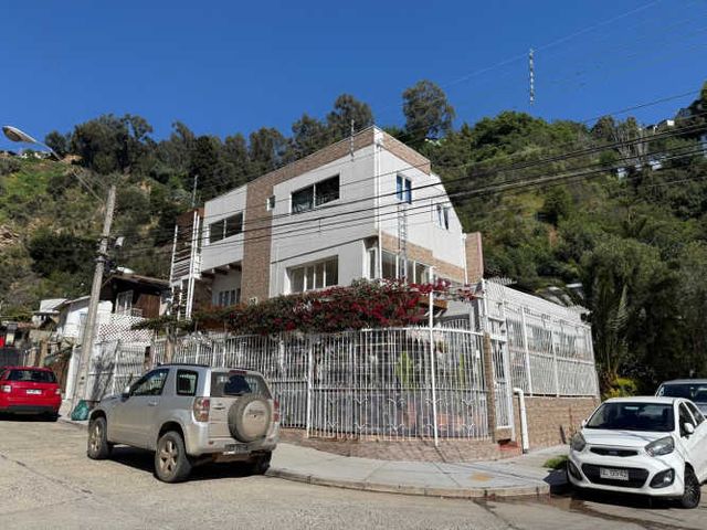CASA 3 PISOS CON DEPTOS INDEPENDIENTES VIÑA DEL MAR