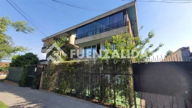 DEPARTAMENTO Con patio / Hernando de Aguirre con Diego de Almagro