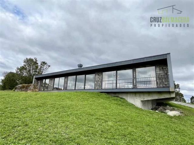 CASA Condominio Las Tranqueras, moderna y luminosa, linda arquitectura