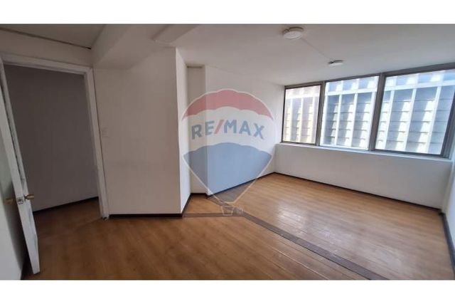 Oficina en santiago a pasos del metro