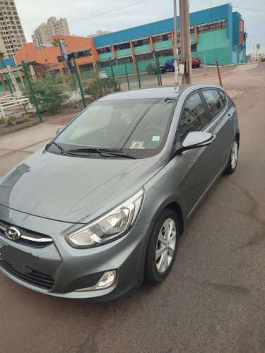 Vedo Hyundai Accent rb HB 1.4 año 2018