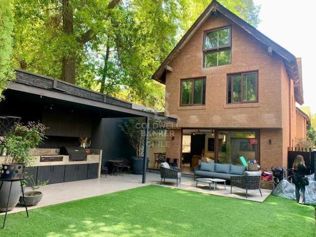 Maravillosa Casa Recién Remodelada en Condominio