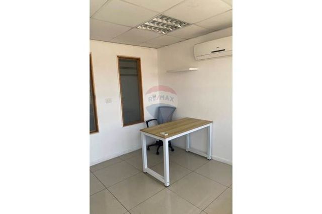 Se vende edificio comercial con arrendatarios