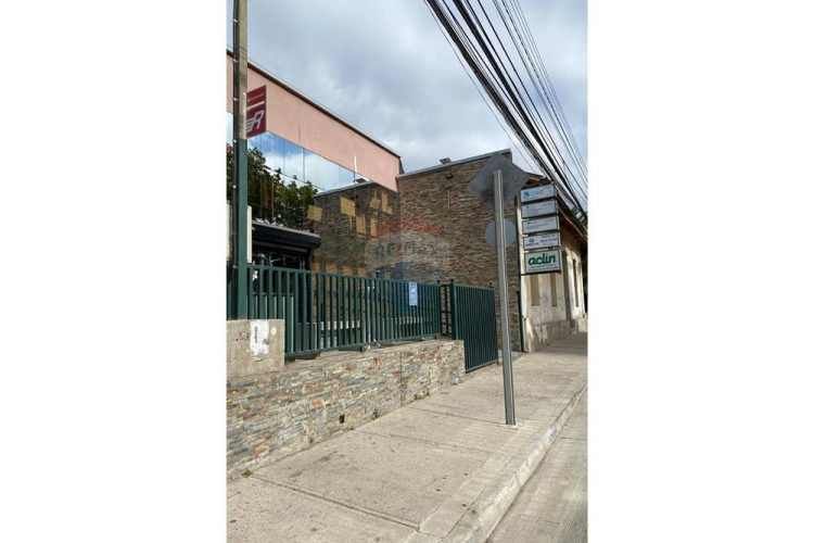 Se vende edificio comercial con arrendatarios