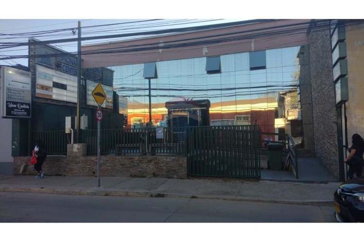 Se vende edificio comercial con arrendatarios