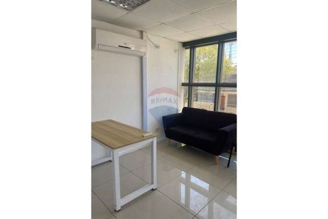 Se vende edificio comercial con arrendatarios