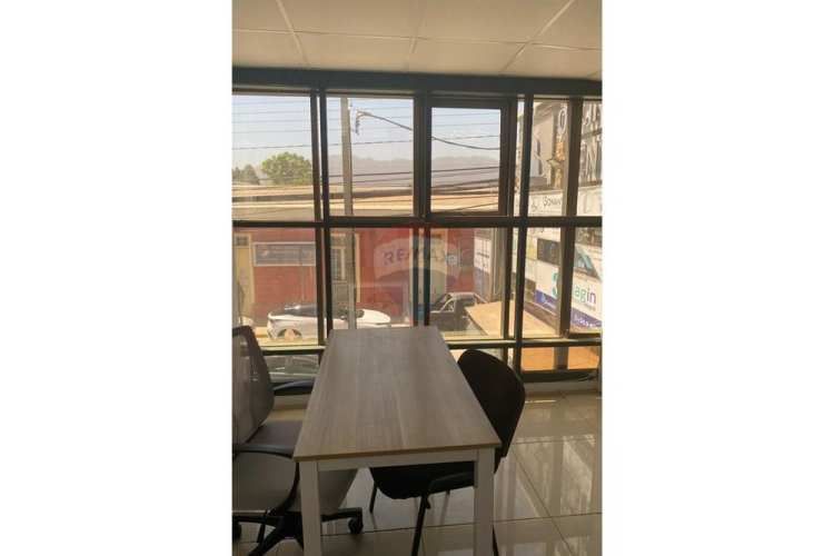 Se vende edificio comercial con arrendatarios