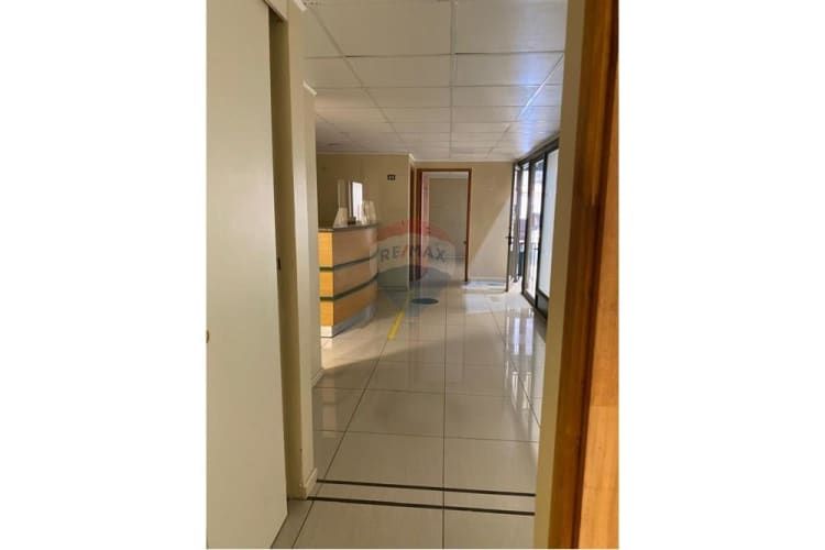 Se vende edificio comercial con arrendatarios