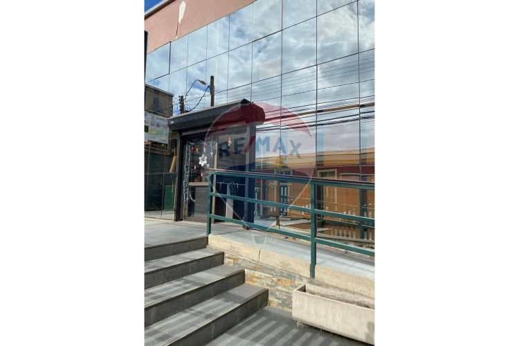 Se vende edificio comercial con arrendatarios