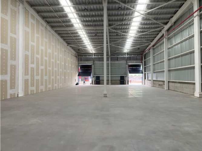 Arriendo bodega de 800 m2 en PI de Lo Espejo.