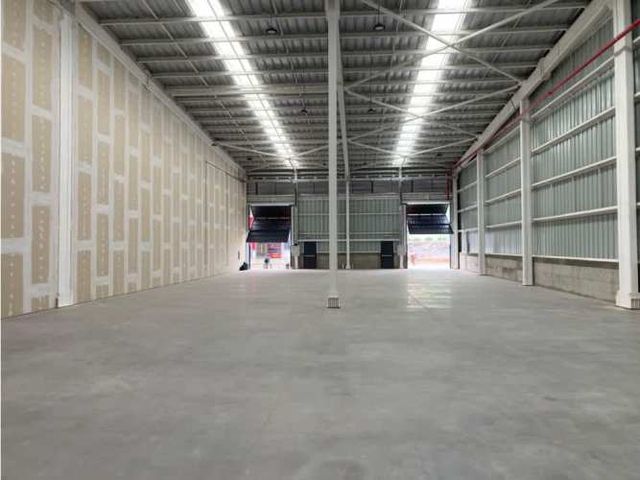 Arriendo bodega de 800 m2 en PI de Lo Espejo.