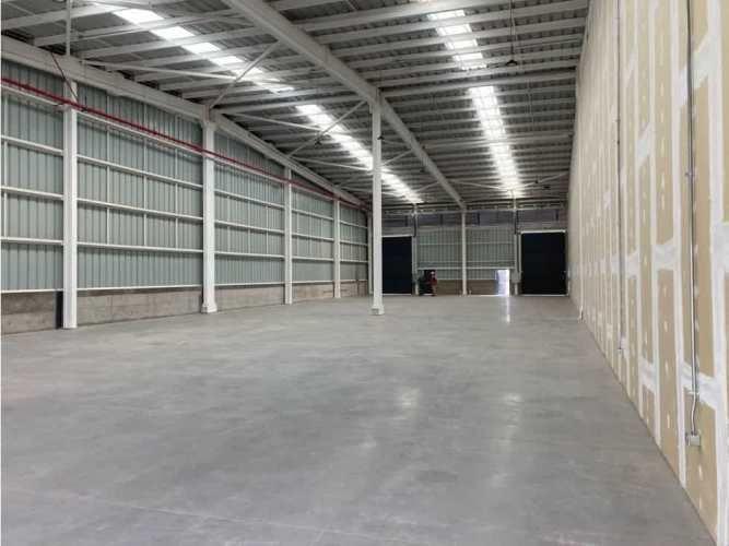 Arriendo bodega de 800 m2 en PI de Lo Espejo.