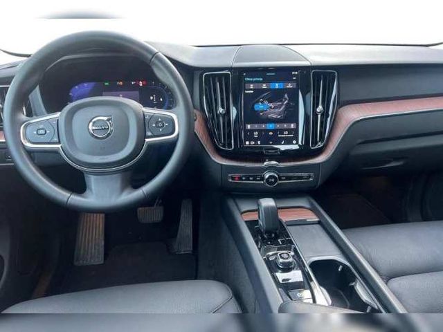 VOLVO XC60 2024