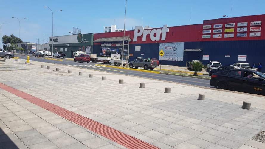 LOCAL COMERCIAL / OFICINA