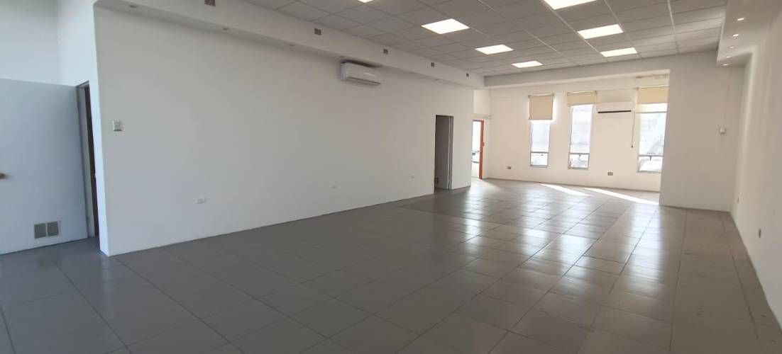 LOCAL COMERCIAL / OFICINA