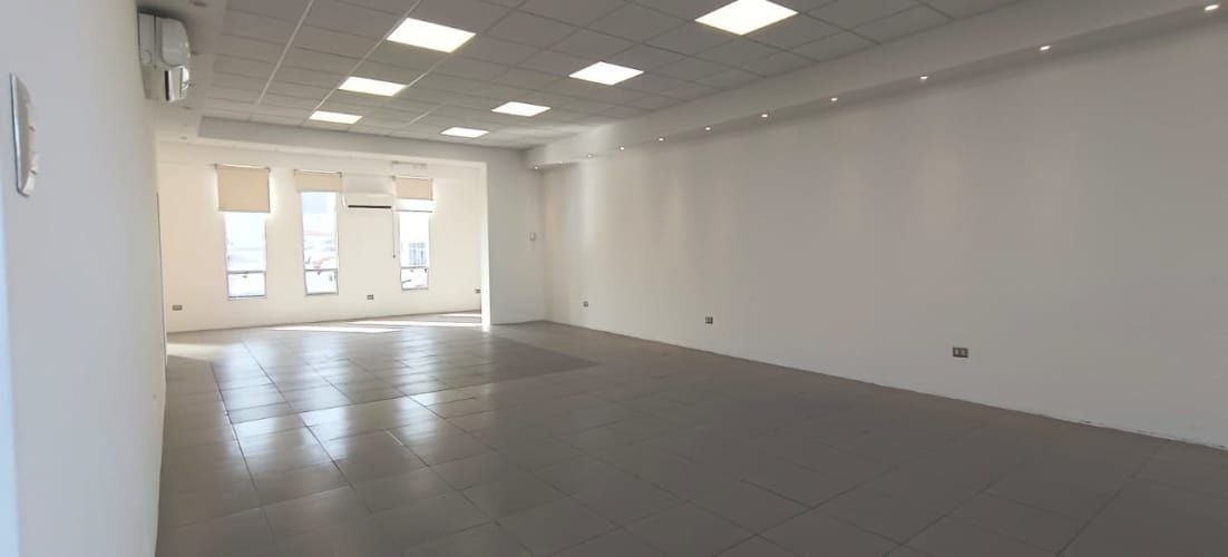 LOCAL COMERCIAL / OFICINA