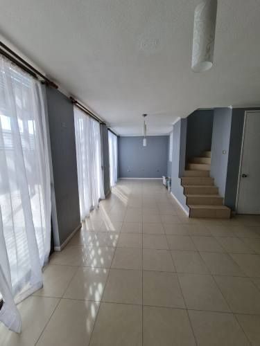 LINDA CASA NO PAREADA 3D. 3B. 2E, EN COND. TRAV. D. DESIERTO