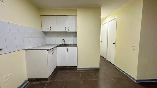 Departamento Arriendo En San Miguel Con Estacionamiento