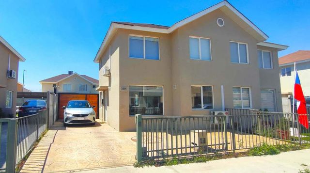 Gran casa 3D+3B+Piscina, condominio en Lampa (123734)