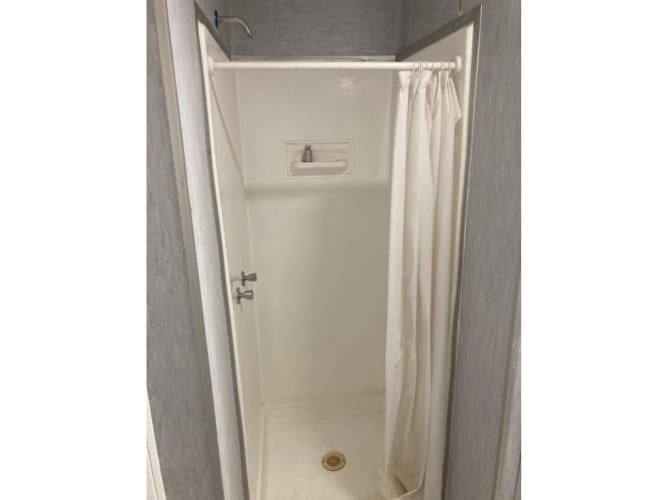 Arriendo bodega de 102,4 m2 en Parque Industrial.