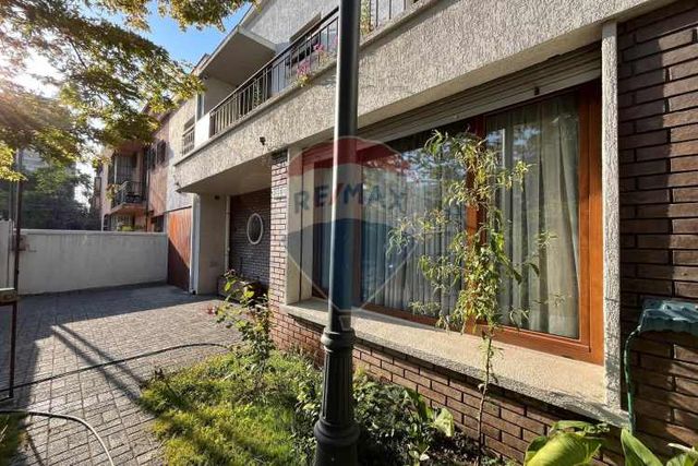 Casa 2 pisos 4d+4b, 4 terrazas+patio. ñuñoa