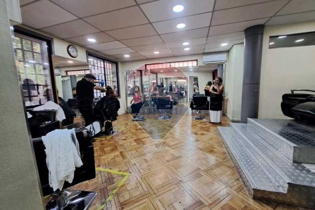 Propiedad rebajada en barrio universitario.