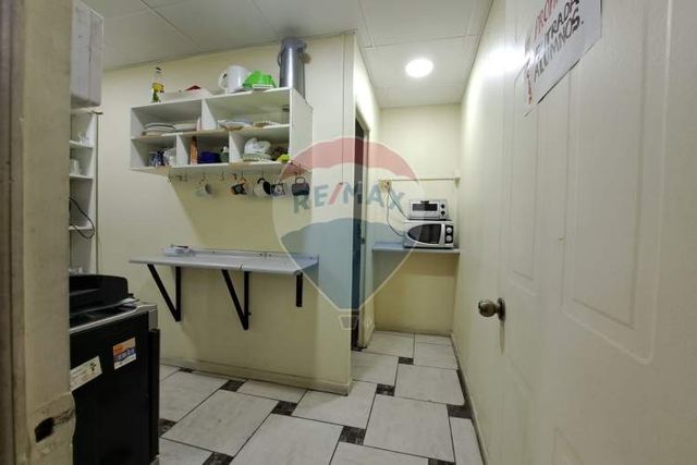 Propiedad rebajada en barrio universitario.