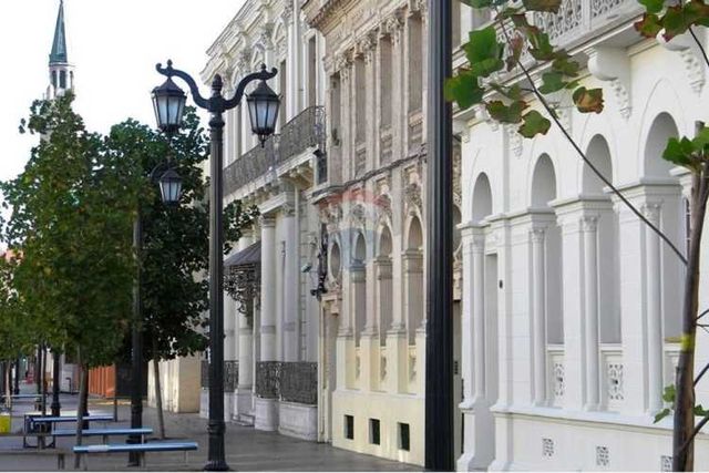 Propiedad rebajada en barrio universitario.