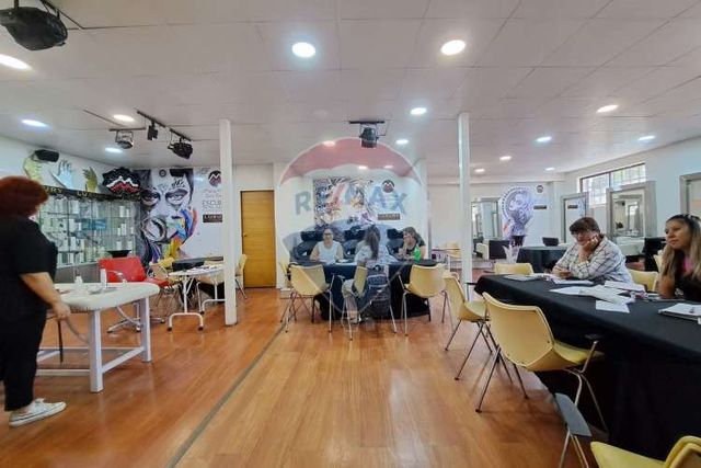 Propiedad rebajada en barrio universitario.