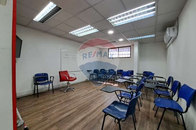 Propiedad rebajada en barrio universitario.