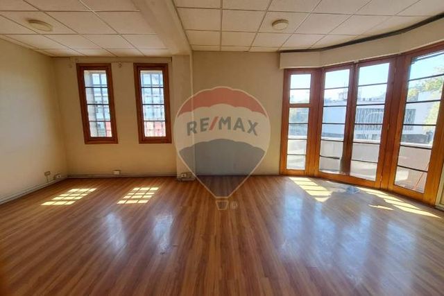 Propiedad rebajada en barrio universitario.