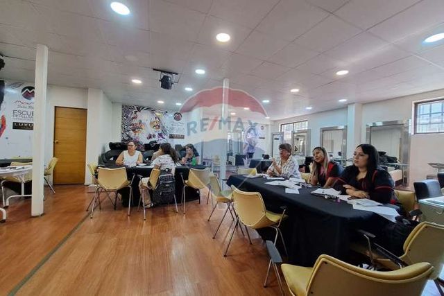 Propiedad rebajada en barrio universitario.