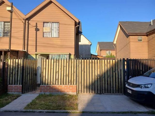 CASA Pastor Emetrio Morales Aguayo / Manuel Montt