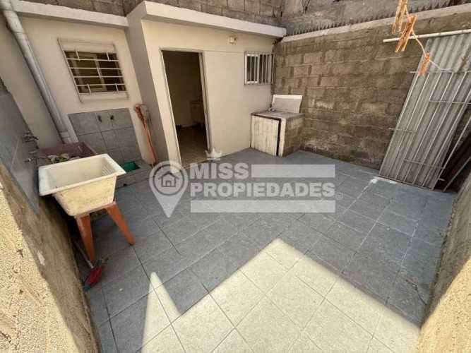 SE VENDE CASA EN SECTOR CENTRO