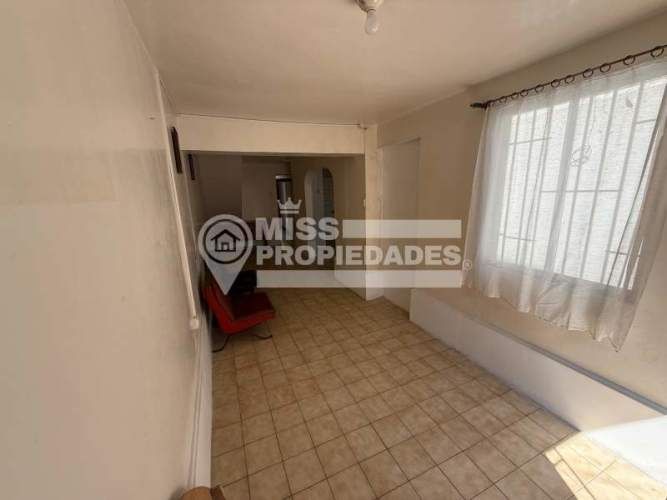 SE VENDE CASA EN SECTOR CENTRO