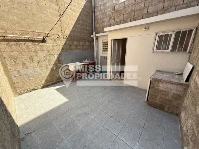 SE VENDE CASA EN SECTOR CENTRO