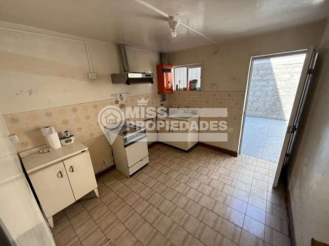 SE VENDE CASA EN SECTOR CENTRO