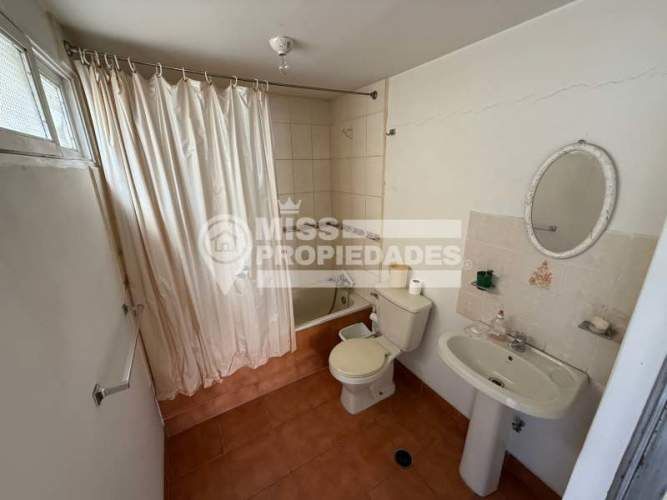 SE VENDE CASA EN SECTOR CENTRO