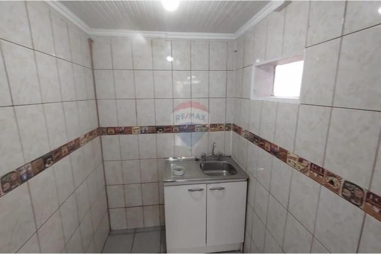 Amplia casa con potencial comercial