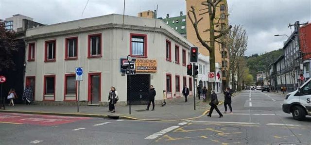 LOCAL COMERCIAL Esquina Calle Rengo con San Martín