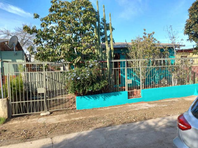 se vende casa amplia cerca municipalidad de ovalle