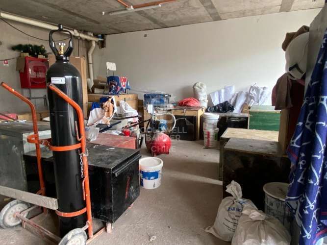 Local nuevo en Av. Las Condes / Padre Hurtado