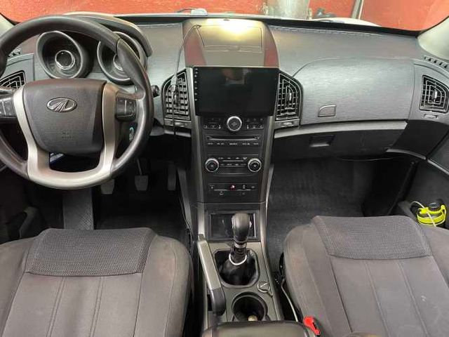 Se vende Mahindra XUV500 W6 2017