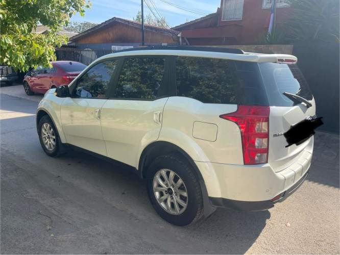 Se vende Mahindra XUV500 W6 2017