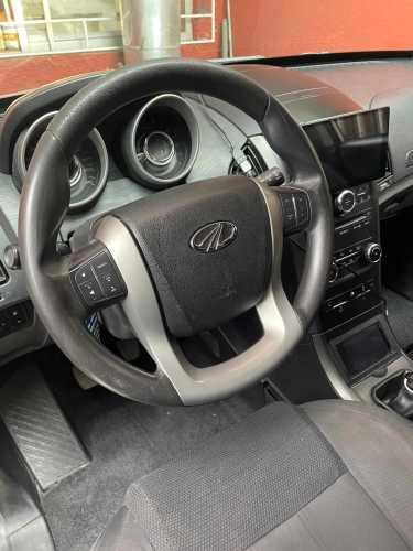 Se vende Mahindra XUV500 W6 2017