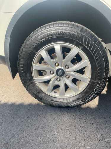 Se vende Mahindra XUV500 W6 2017