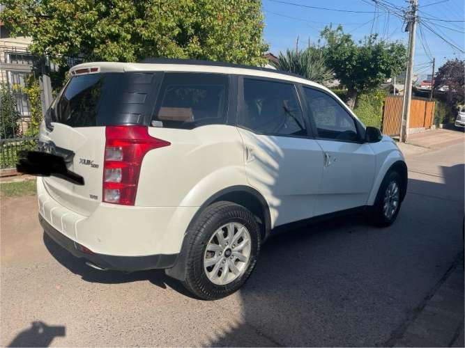 Se vende Mahindra XUV500 W6 2017