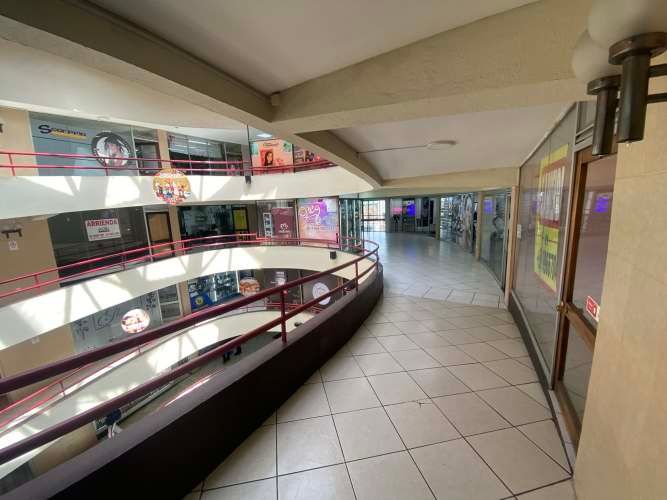 Local Centro Comercial Policentro Caracol Temuco