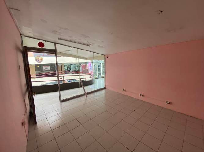 Local Centro Comercial Policentro Caracol Temuco