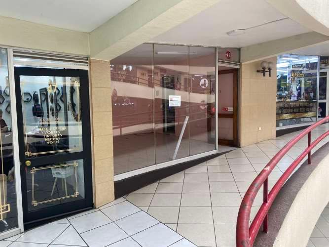 Local Centro Comercial Policentro Caracol Temuco